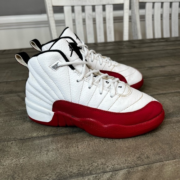 Nike Air Jordan 12 Retro GS Cherry Red White 2023 Youth Size 1 Y - Picture 1 of 5
